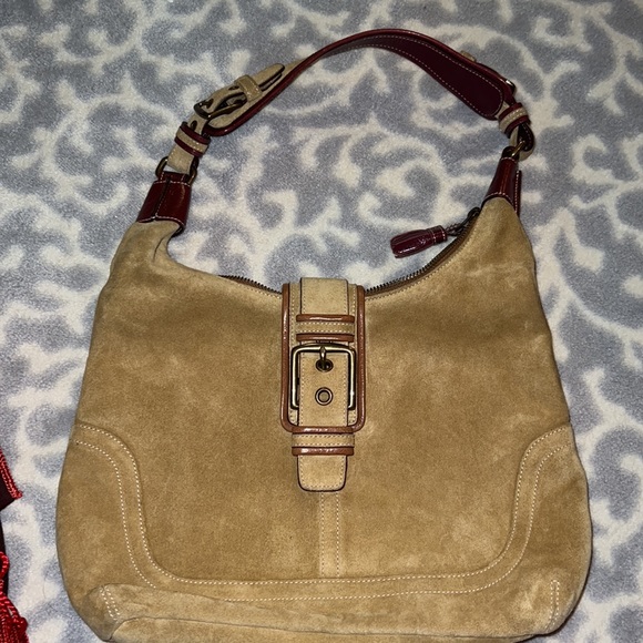 🤎Coach🤎 NWOT GORGEOUS 100% suede tan hobo bag. Never used! - Picture 3 of 12